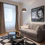 Luxury Design In Center Apartman