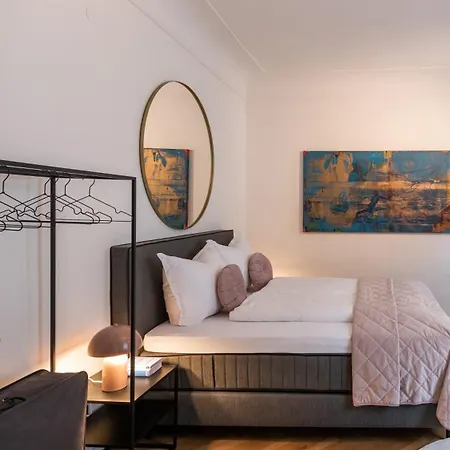 Luxury Design In Center Apartment